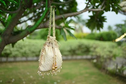 Ivory Pearl Drop Potli